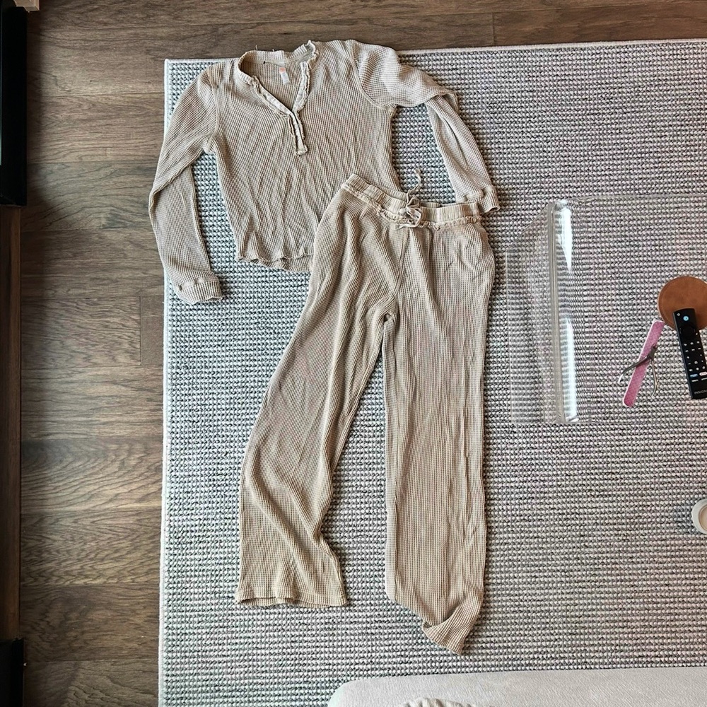 Beige Ribbed Lounge Set